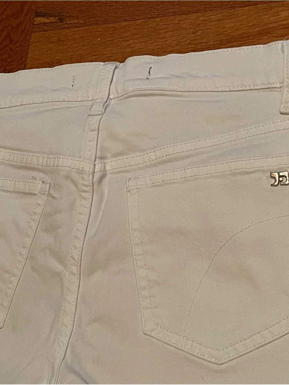Joe’s Jeans White Woman’s Casual Shorts Size 27